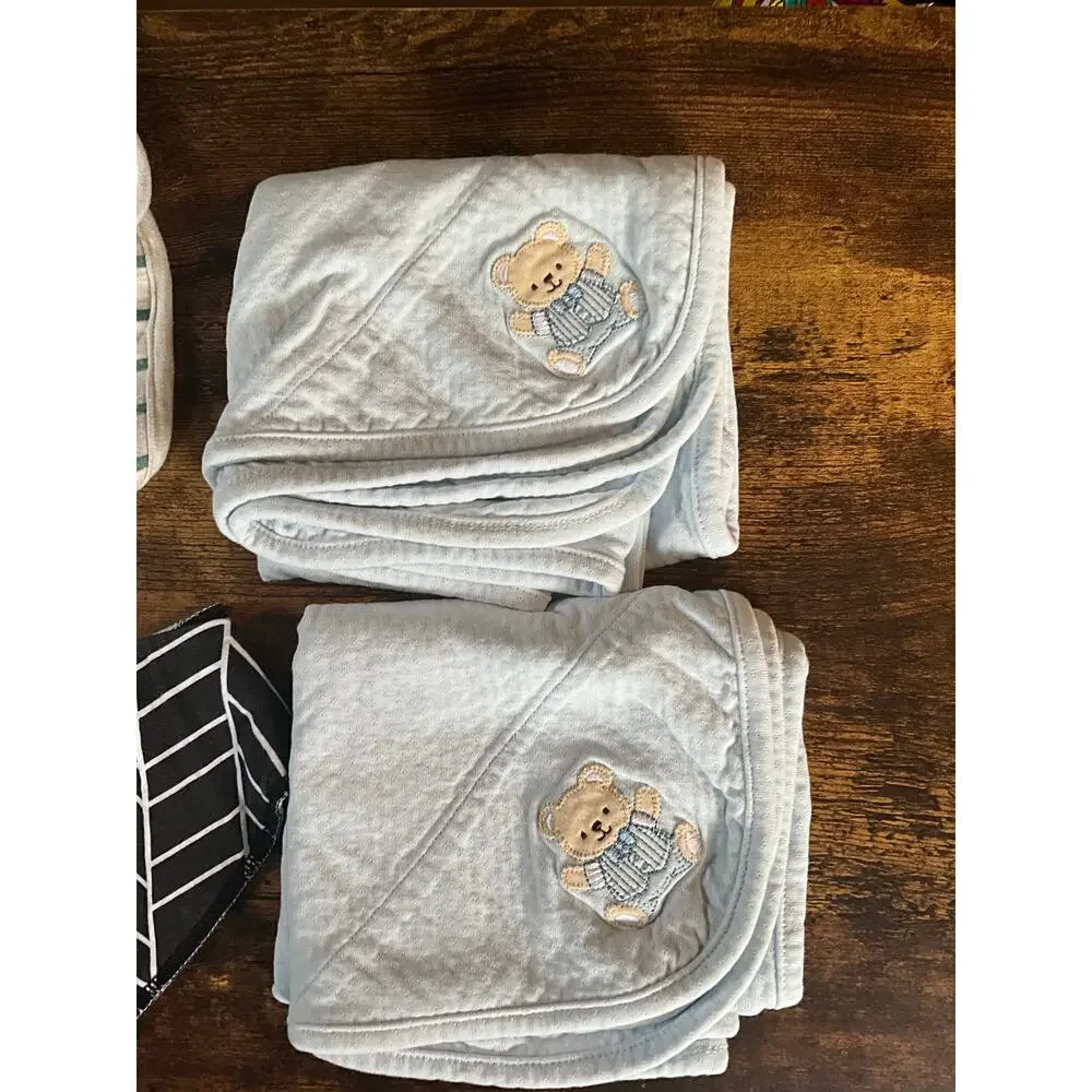 Lot of 8 Baby Bibs and 2 Blankets Various Colors Great Shape